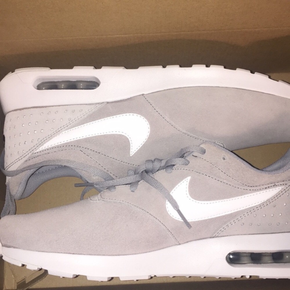 NIB Men’s Nike Air Max Tavas LTR